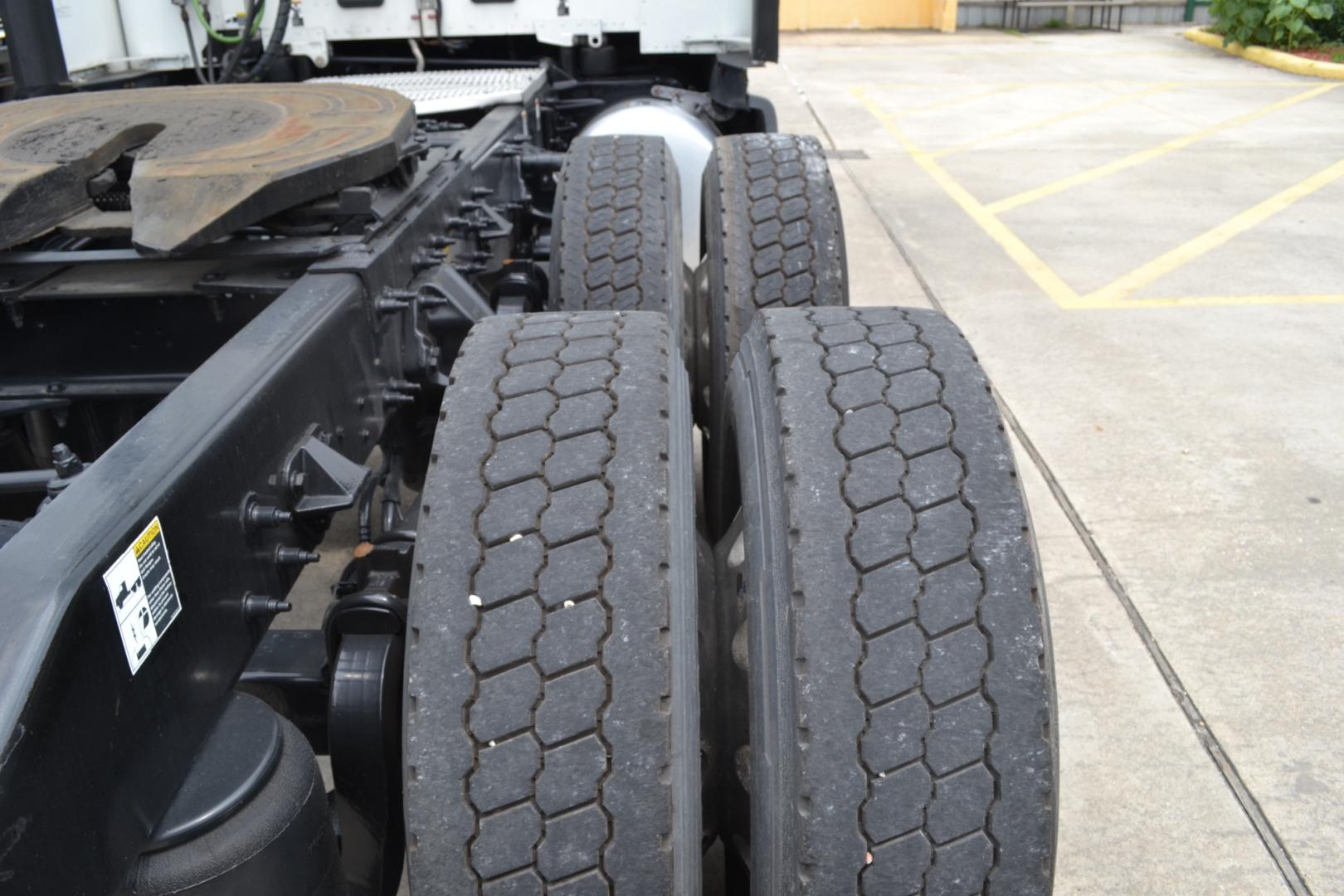 2017 WHITE /BLACK PETERBILT 579 EPIQ with an PACCAR MX13 12.9L 455HP engine, E.FULLER ADVANTAGE 10SPD AUTOMATED transmission, located at 9172 North Fwy, Houston, TX, 77037, (713) 910-6868, 29.887470, -95.411903 - 65" MID ROOF SLEEPER, DOUBLE BUNK, AIR SLIDE 5TH WHEEL, DIFF LOCK, AIR RIDE, ENGINE BRAKE, ELECTRIC APU, BUILT-IN NAVIGATION, MINI FRIDGE, ALUMINUM WHEELS, POWER WINDOWS , LOCKS, & MIRRORS, DUAL 135 GALLON FUEL TANKS, WB:230", RATIO: 2.64 - Photo#7
